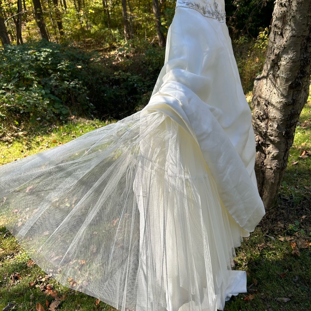 NWT WEDDING DRESS - Picture 9 of 9